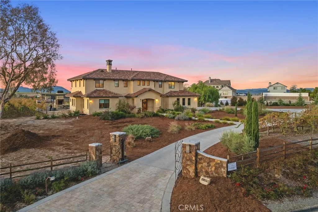 39547 Calle Cabernet, Temecula, California 92591 home-pic-1
