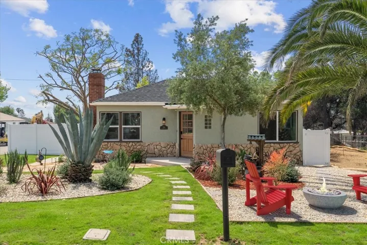 288 W Mariposa Street, Altadena, California 91001