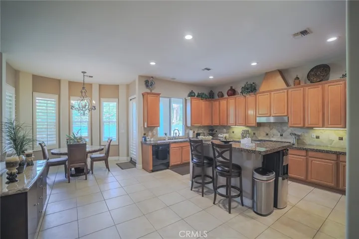 Kitchen, breakfast nook and coffee bar