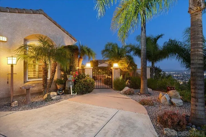 1652 Daybreak Pl, Escondido, California 92027