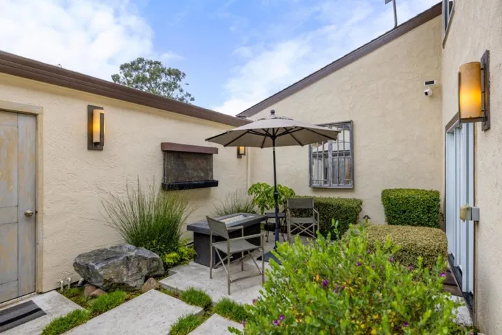 1007 Brentwood Court, Pacific Grove, California 93950