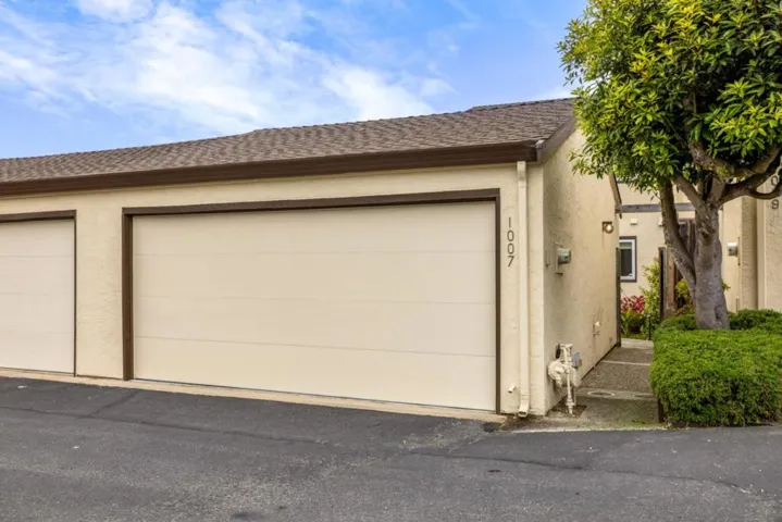 1007 Brentwood Court, Pacific Grove, California 93950