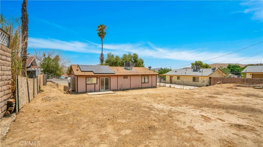 10934 Hess Boulevard, Morongo Valley, California 92256 home-pic-19
