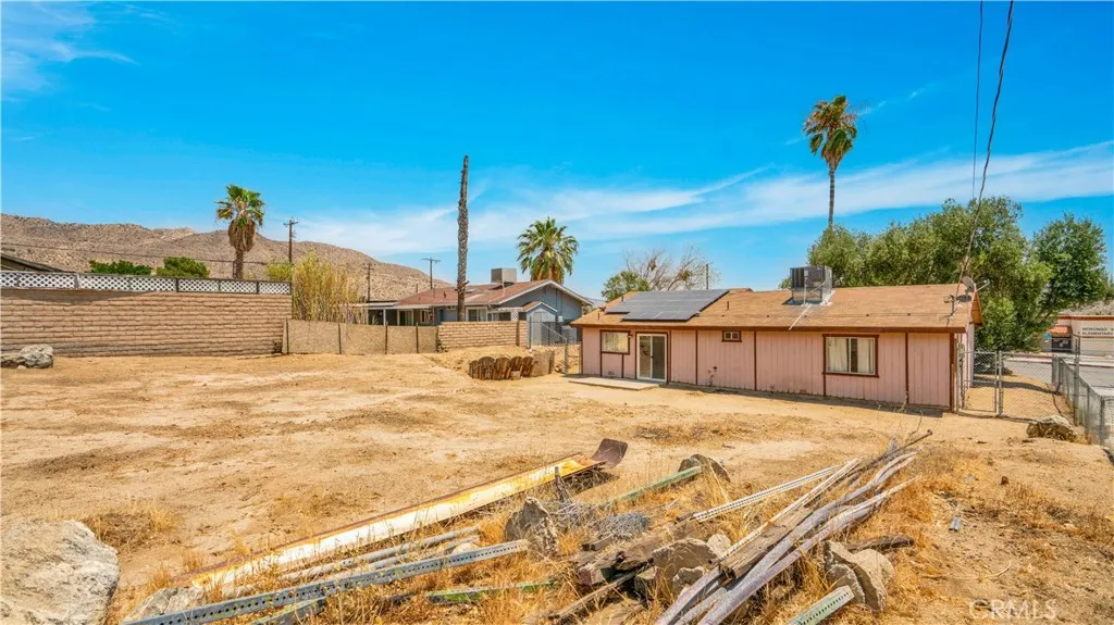 10934 Hess Boulevard, Morongo Valley, California 92256 home-pic-20