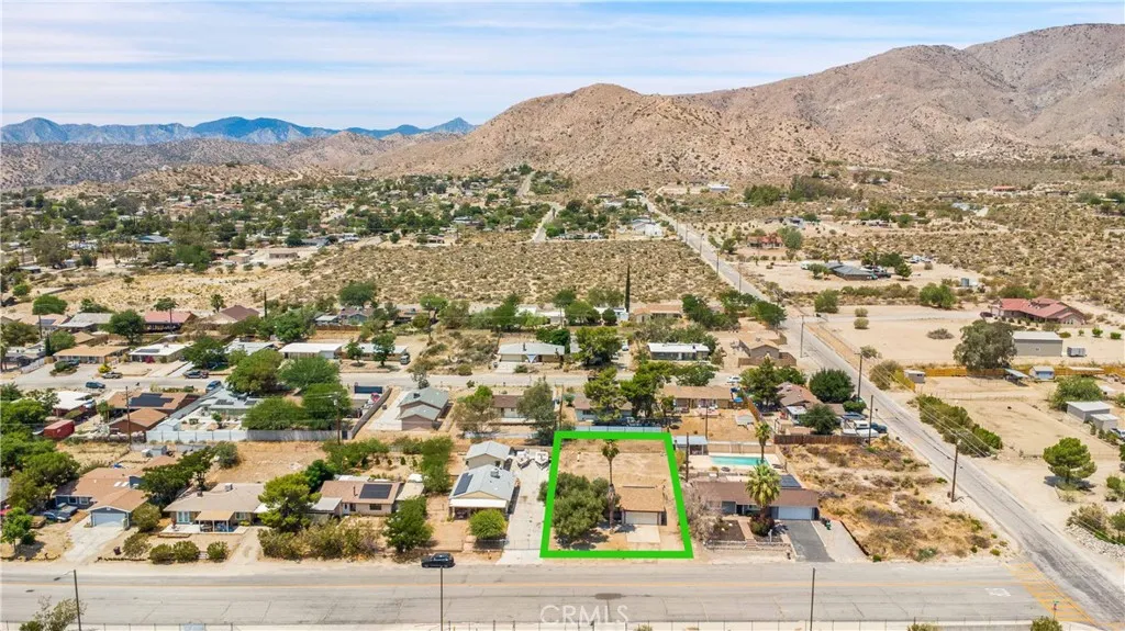 10934 Hess Boulevard, Morongo Valley, California 92256 home-pic-37