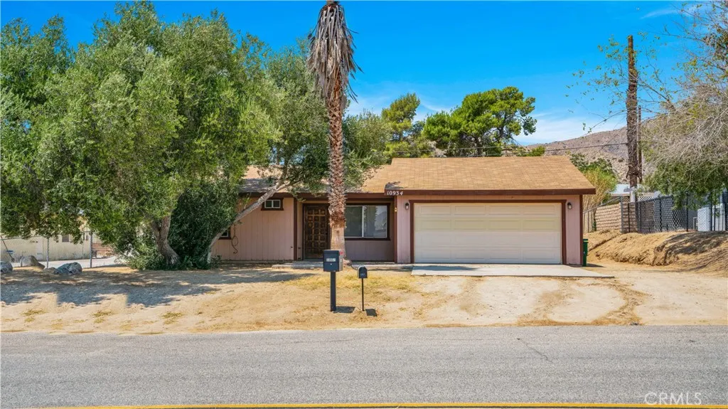10934 Hess Boulevard, Morongo Valley, California 92256 home-pic-0