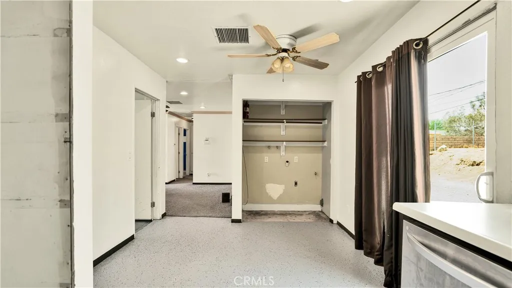 10934 Hess Boulevard, Morongo Valley, California 92256 home-pic-7