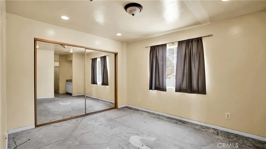 10934 Hess Boulevard, Morongo Valley, California 92256 home-pic-12