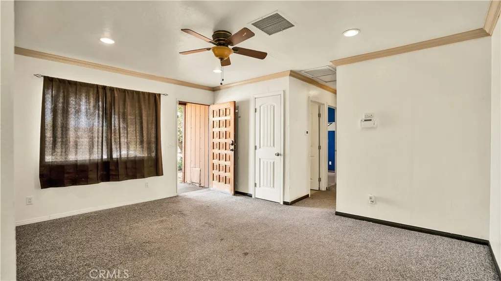 10934 Hess Boulevard, Morongo Valley, California 92256 home-pic-4