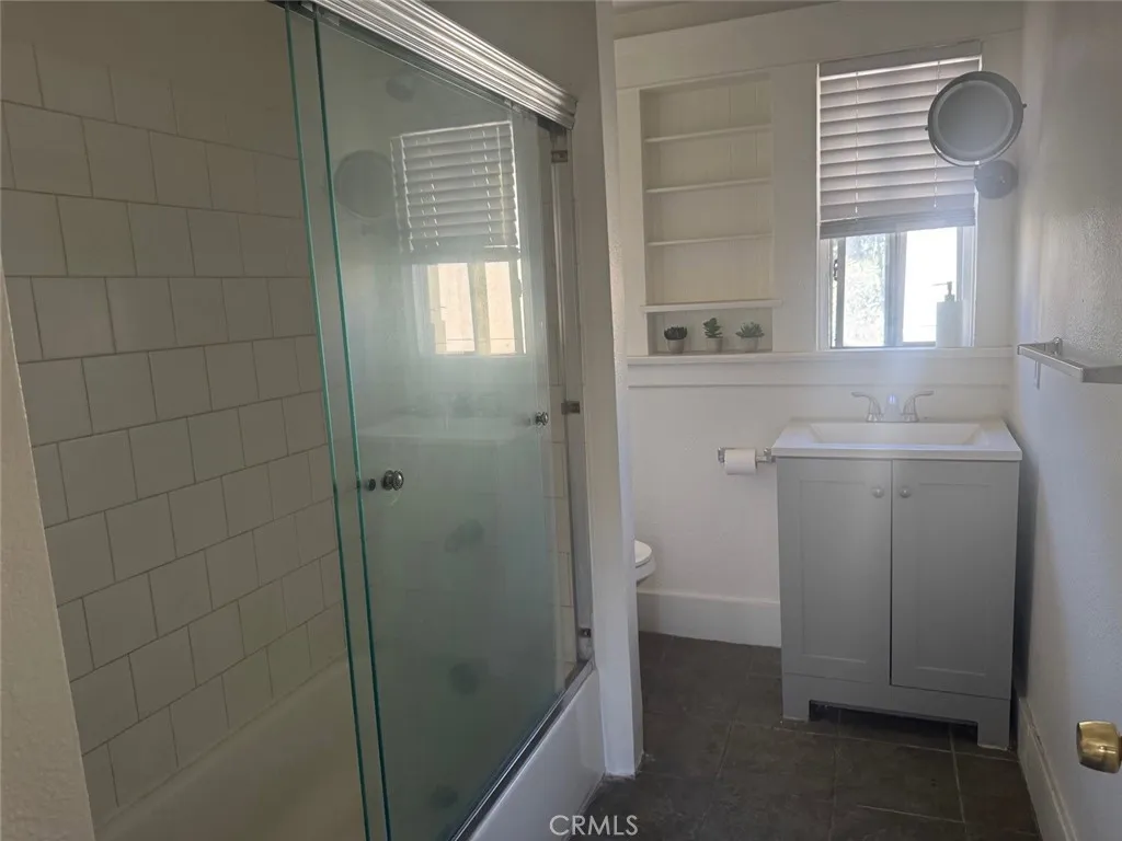 788 E 40th Place, Los Angeles, California 90011 home-pic-19
