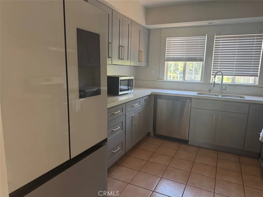 788 E 40th Place, Los Angeles, California 90011 home-pic-10