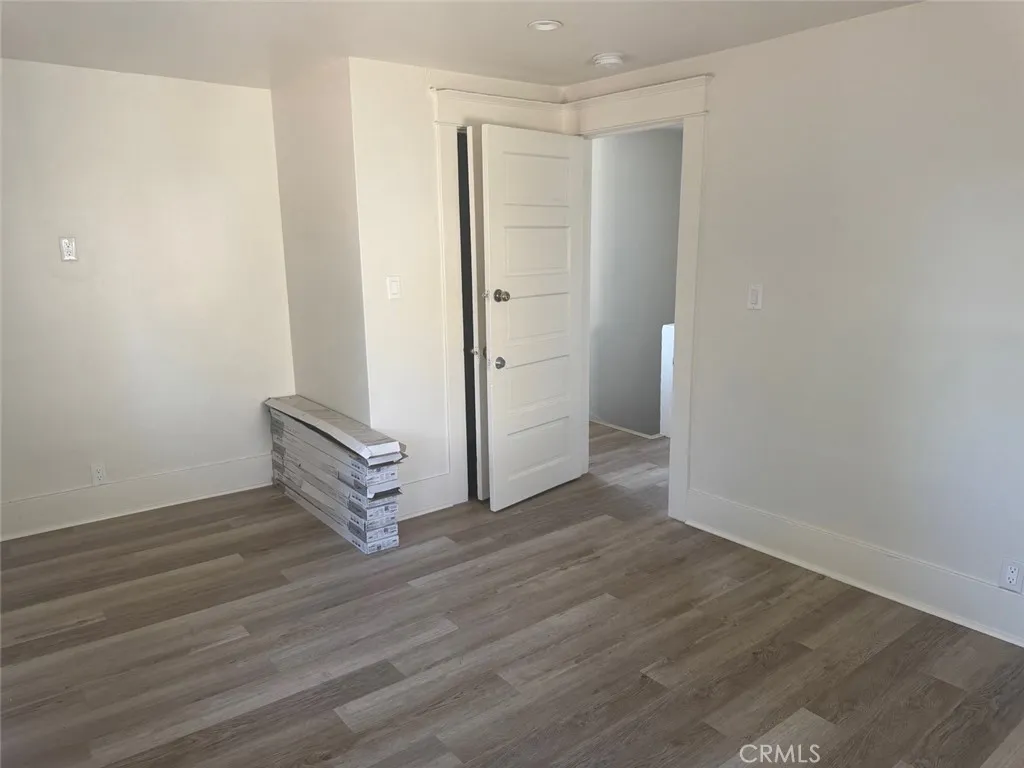 788 E 40th Place, Los Angeles, California 90011 home-pic-16