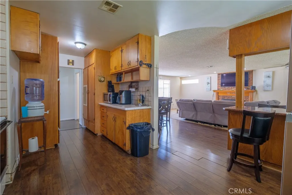 8841 California Ave, Riverside, California 92503 home-pic-8