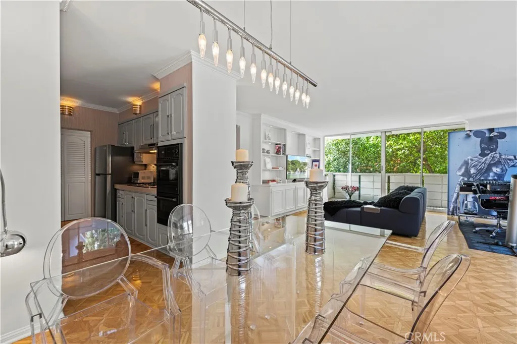 8787 Shoreham Drive 201, West Hollywood, California 90069 home-pic-17