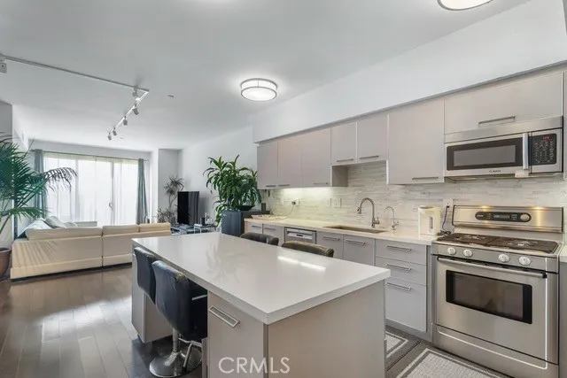 1817 Prosser Avenue 503, Los Angeles, California 90025 home-pic-7