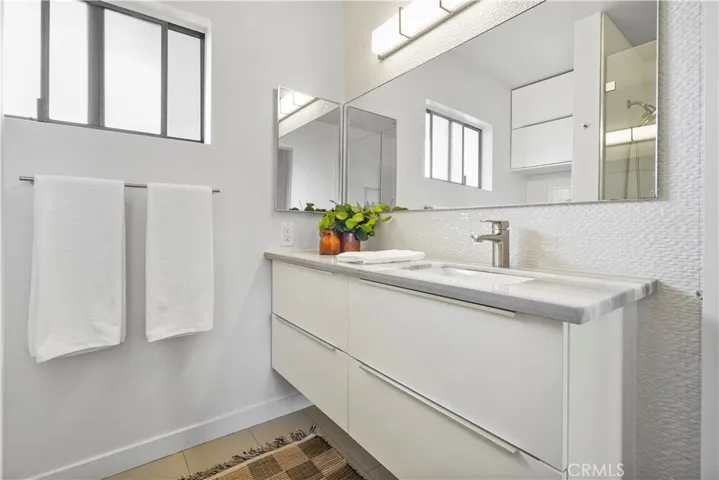 4343 Finley Avenue 36, Los Angeles, California 90027