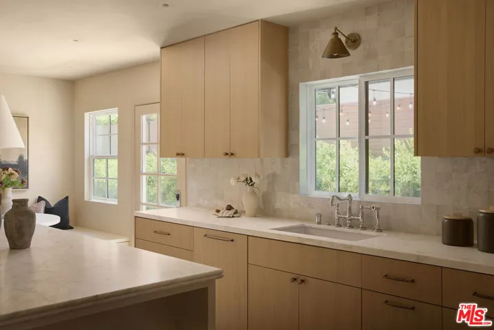 4140 Elmer Avenue, North Hollywood, California 91602