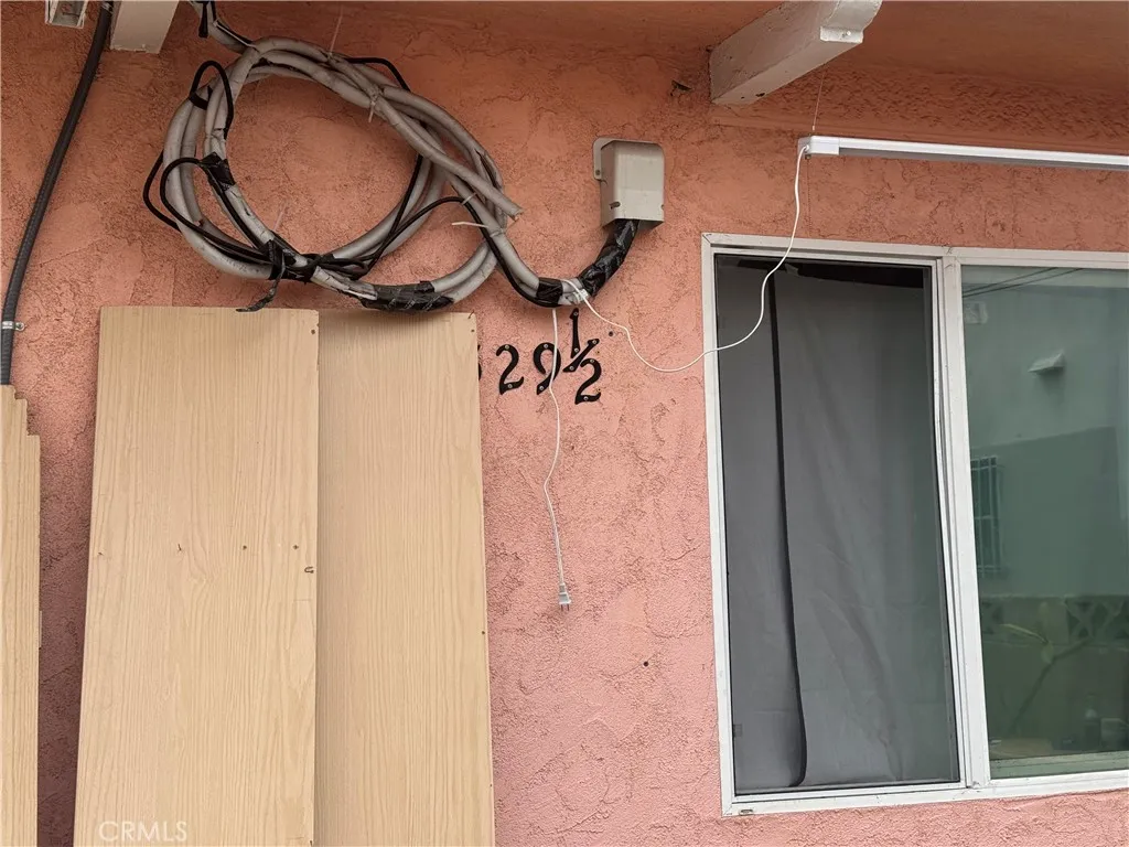 529 W 56th Street, Los Angeles, California 90037 home-pic-10