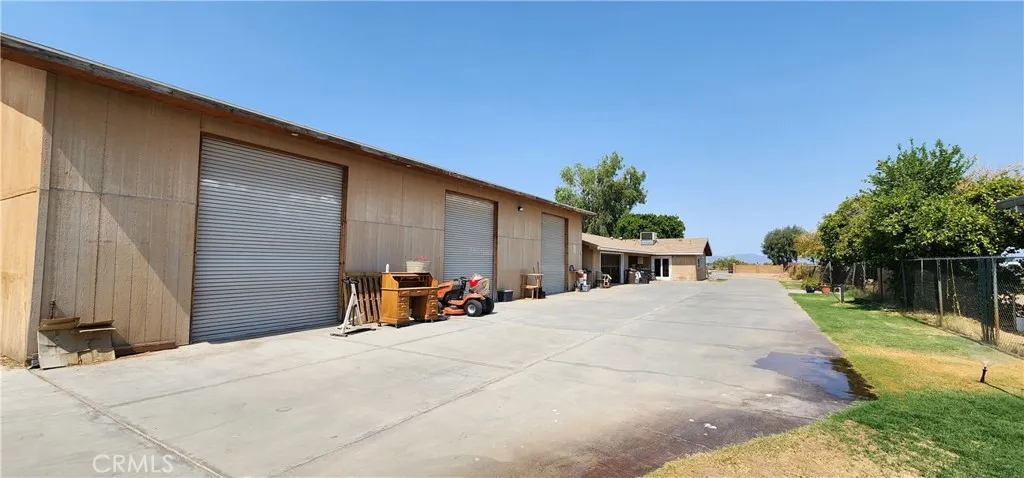 Driveway facing back toward front of property