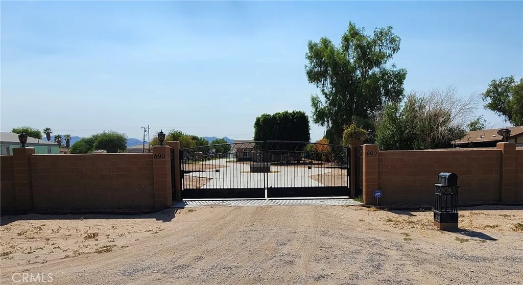 690 Riviera Drive, Blythe, California 92225, 5 Bedrooms Bedrooms, ,4 BathroomsBathrooms,Residential,For Sale,Riviera,OC25160079