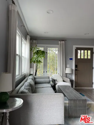 1130 Laveta Terrace, Los Angeles, California 90026