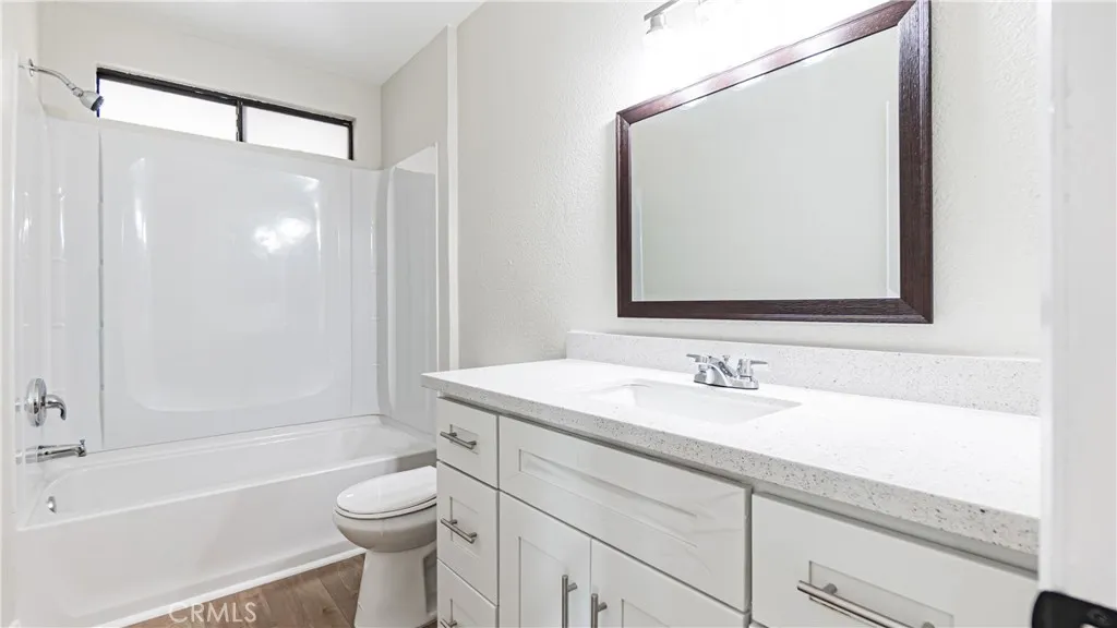 10219 Victor Avenue, Hesperia, California 92345 home-pic-9
