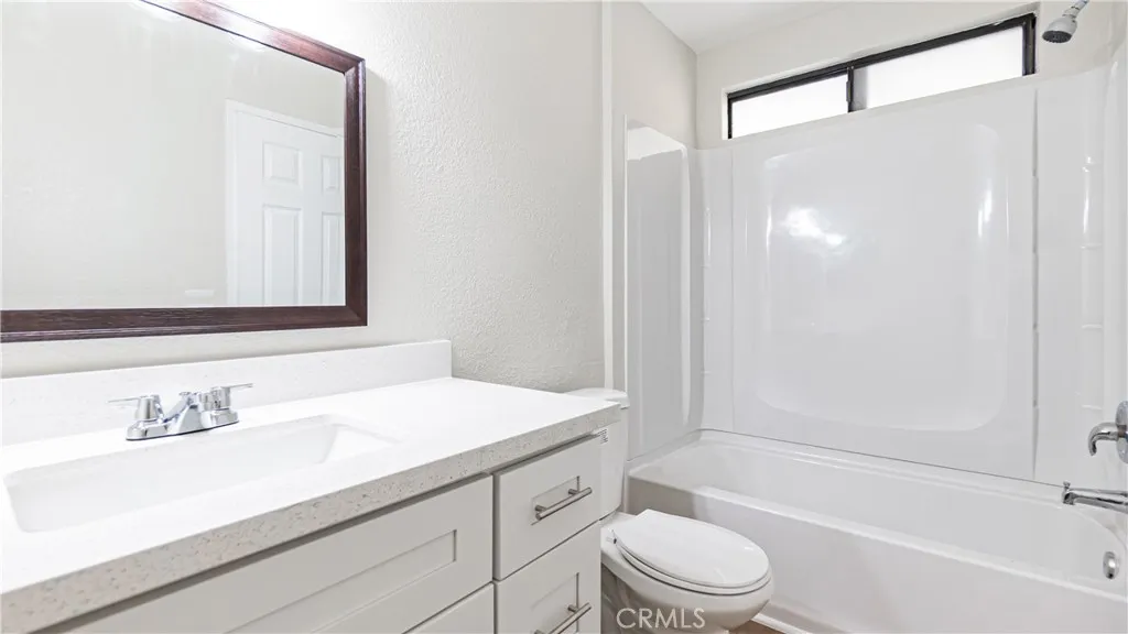 10219 Victor Avenue, Hesperia, California 92345 home-pic-15