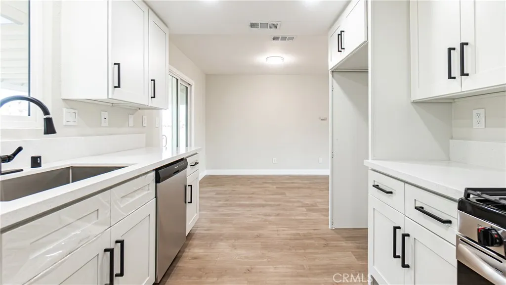 10219 Victor Avenue, Hesperia, California 92345 home-pic-7