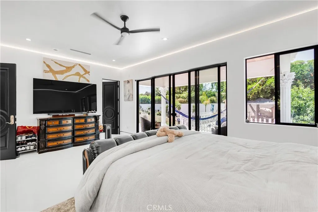 9509 Downey Avenue, Downey, California 90240 home-pic-21