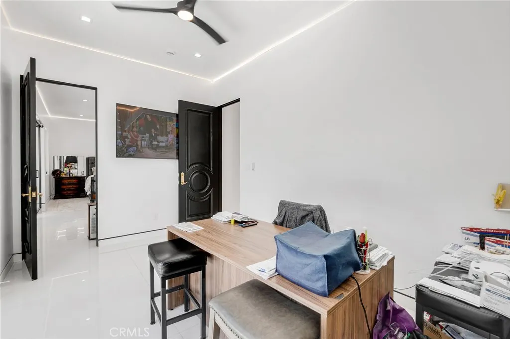 9509 Downey Avenue, Downey, California 90240 home-pic-19