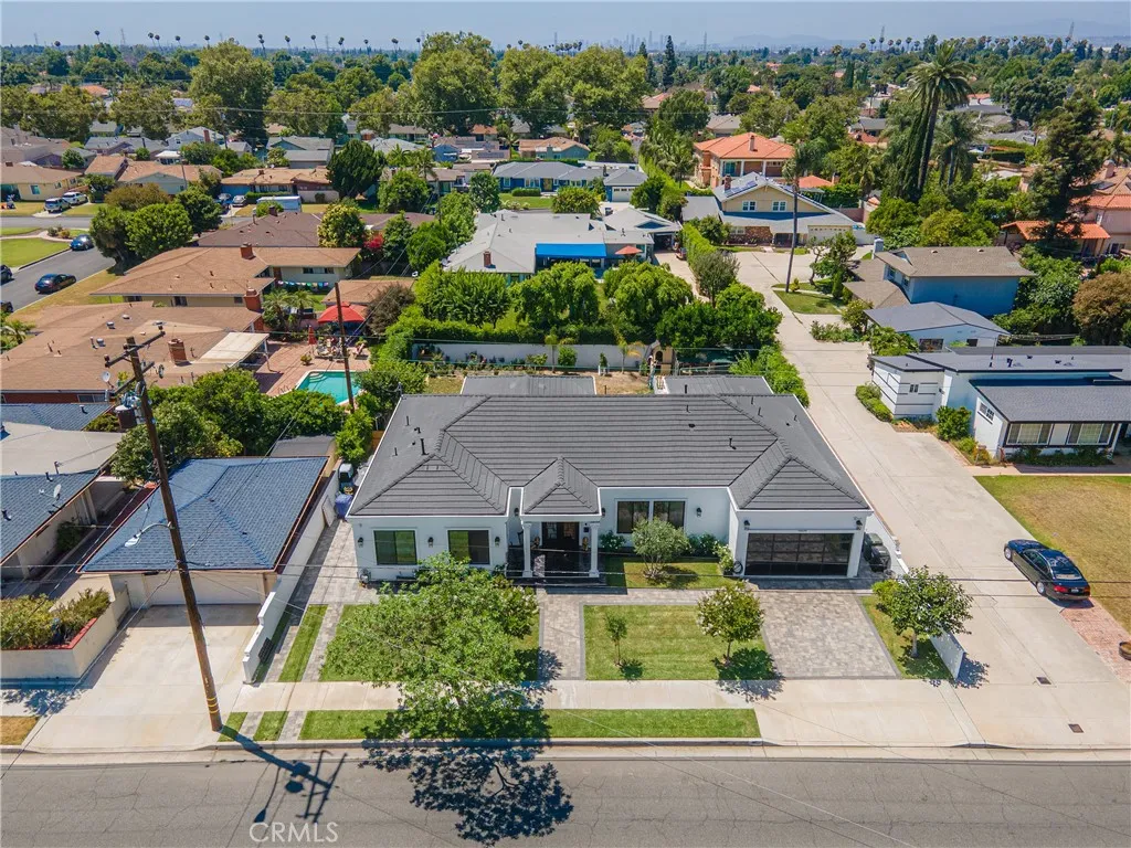9509 Downey Avenue, Downey, California 90240 home-pic-1