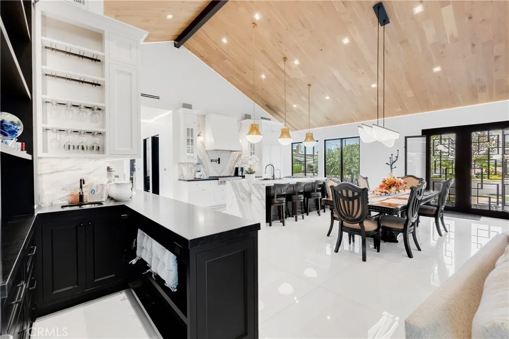 9509 Downey Avenue, Downey, California 90240 home-pic-8