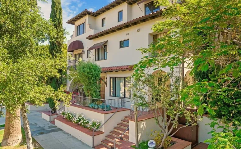 108 S El Molino Avenue 302, Pasadena, California 91101