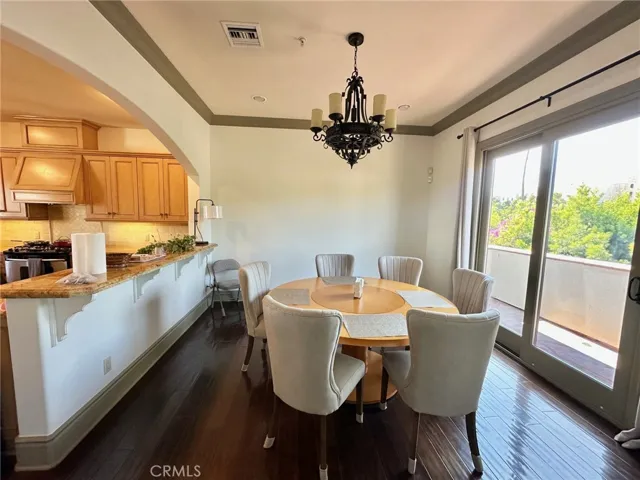 108 S El Molino Avenue 302, Pasadena, California 91101