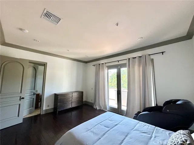 spacious primary bedroom