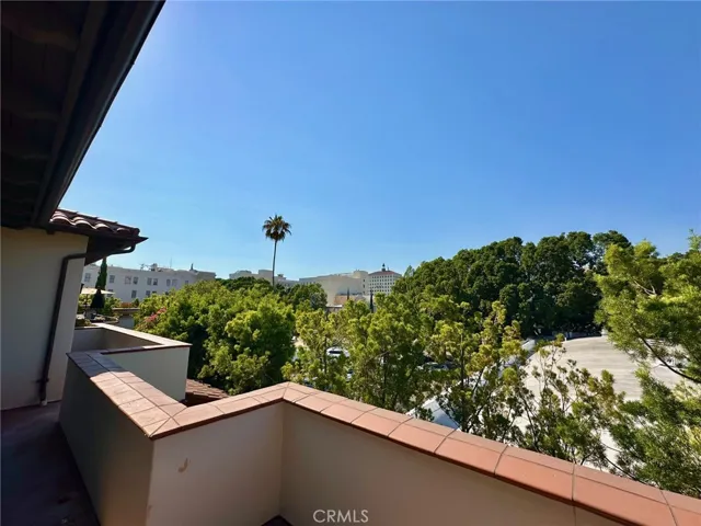 108 S El Molino Avenue 302, Pasadena, California 91101
