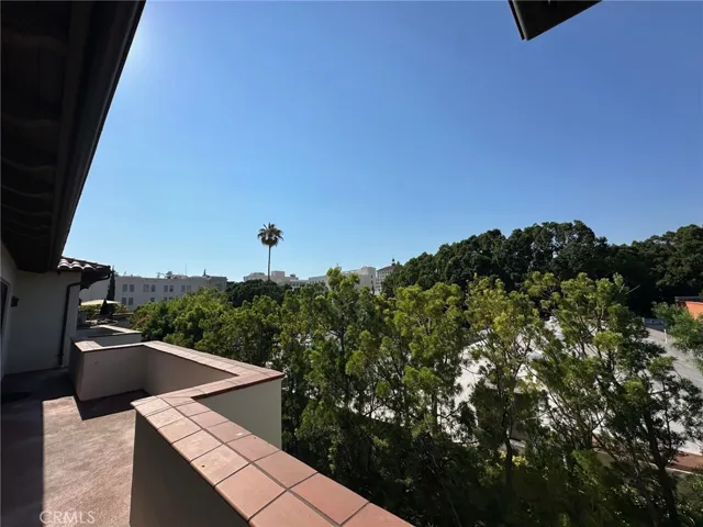 108 S El Molino Avenue 302, Pasadena, California 91101