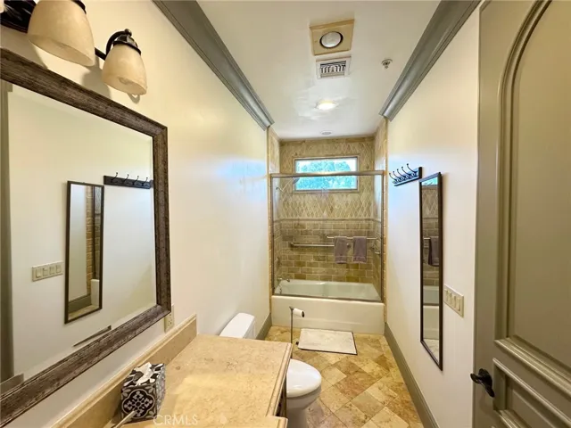 Primary En-Suite Bathroom