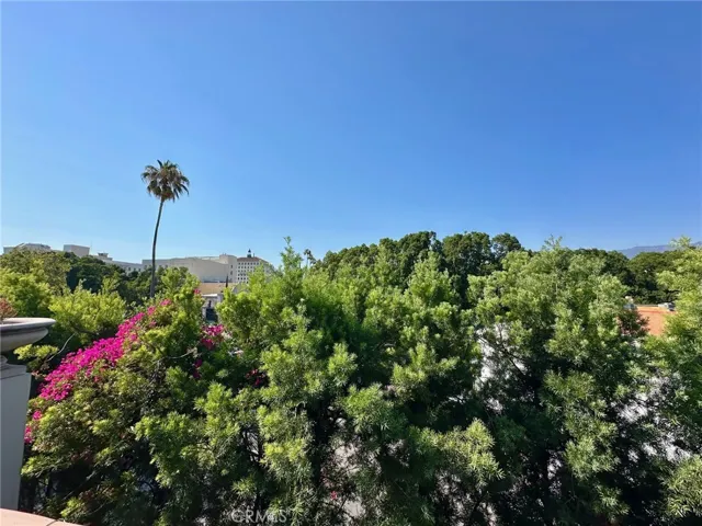 108 S El Molino Avenue 302, Pasadena, California 91101