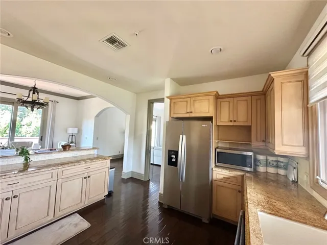 108 S El Molino Avenue 302, Pasadena, California 91101