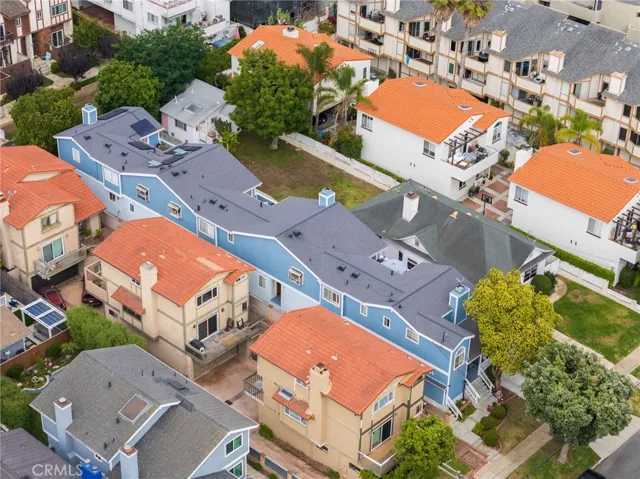 Great complex with newer roof & exterior paint