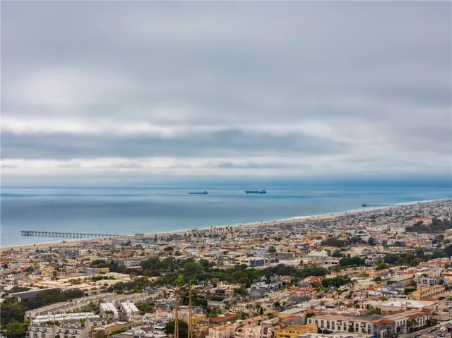622 N Guadalupe Avenue B, Redondo Beach, California 90277
