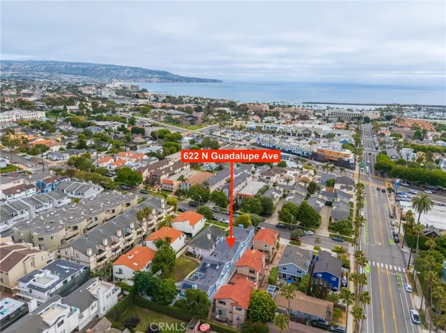 Great location, close to shopping, restaurants, RB Pier and beaches