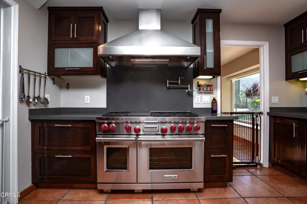 548 Live Oak Circle Drive, Calabasas, California 91302 home-pic-16