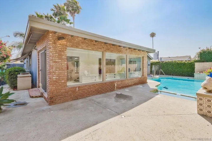 7804 Topaz Lake Ave., San Diego, California 92119