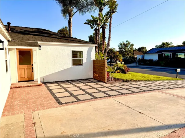 2064 Republic Avenue, Costa Mesa, California 92627