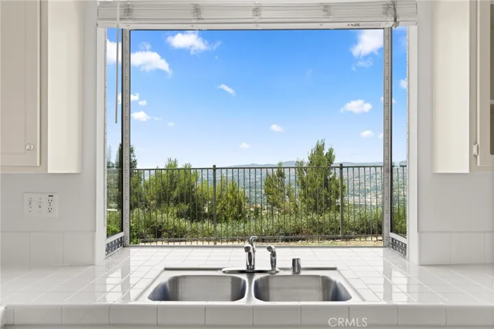 917 S Dylan Way, Anaheim Hills, California 92808