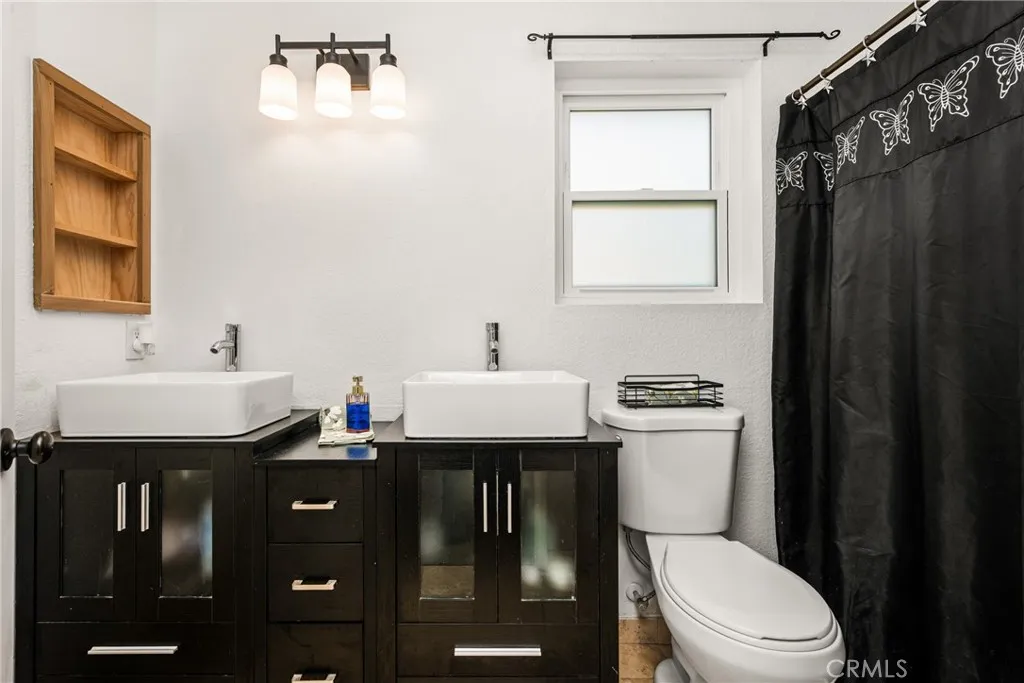 1336 Old Trail Drive, Corona, California 92882 home-pic-42