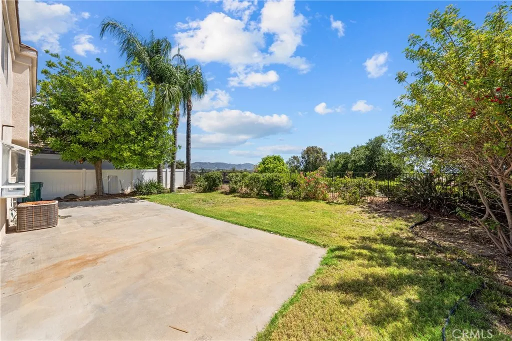 23260 Joaquin Ridge Drive, Murrieta, California 92562 home-pic-15