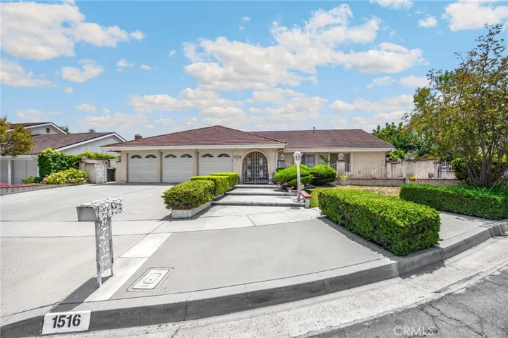 1516 Mesa Verde, Fullerton, California 92833